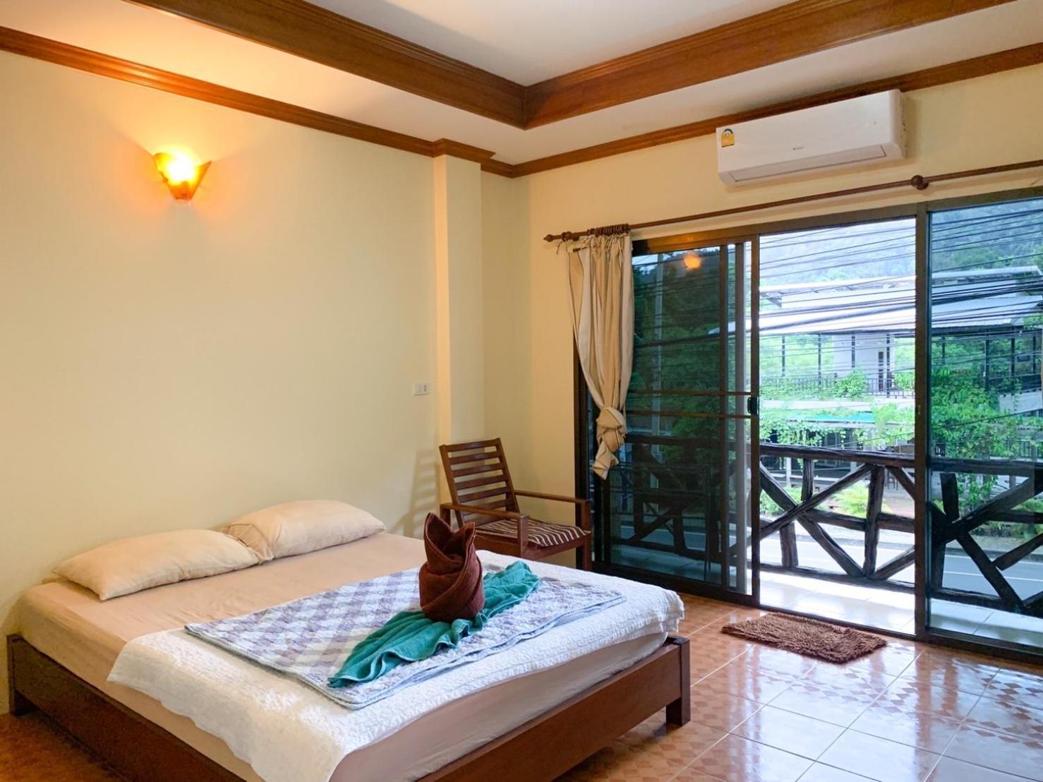 Koh Chang Hut Hotel Exterior photo