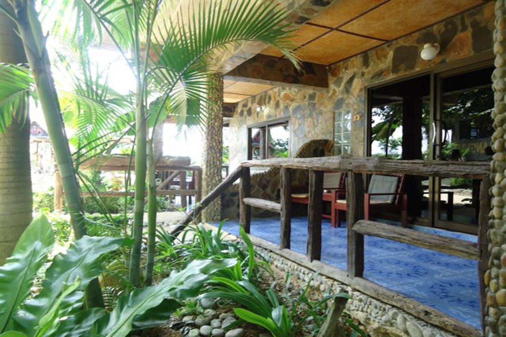 Koh Chang Hut Hotel Exterior photo
